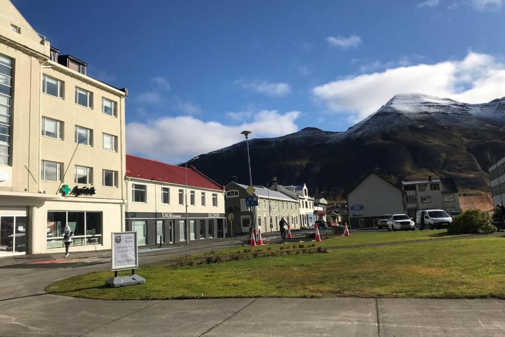 House With A Warm Soul In North Iceland Siglufjordur Eksteriør billede