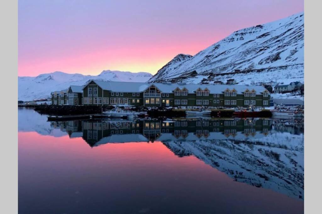 House With A Warm Soul In North Iceland Siglufjordur Eksteriør billede